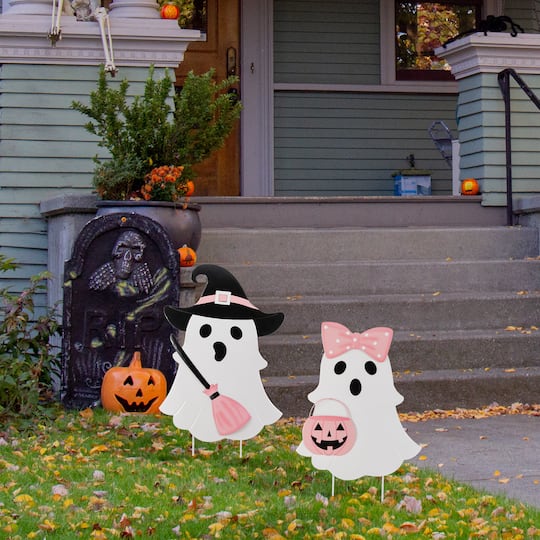 Glitzhome® 28" Halloween Metal Ghosts Yard Stake, Set of 2